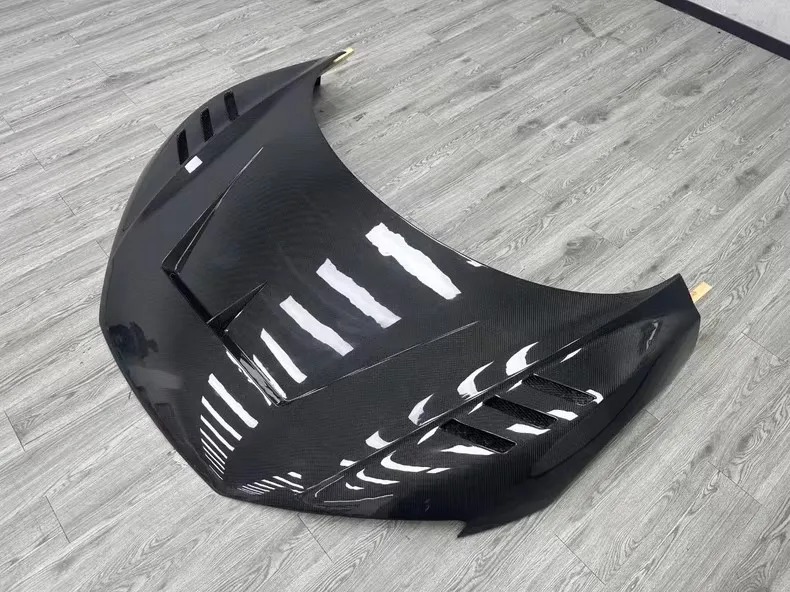 High Quality Real Carbon Fiber Front Hood Engine Bonnet Body Kit for R8 2017-2019 Front Bonnet Replacement Car Accessories